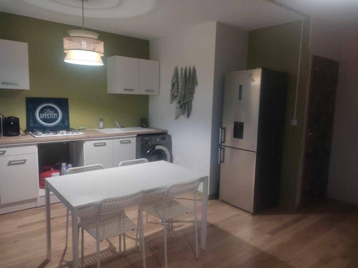 Apartamento Jad'Iss L'Isle-d'Abeau Exterior foto